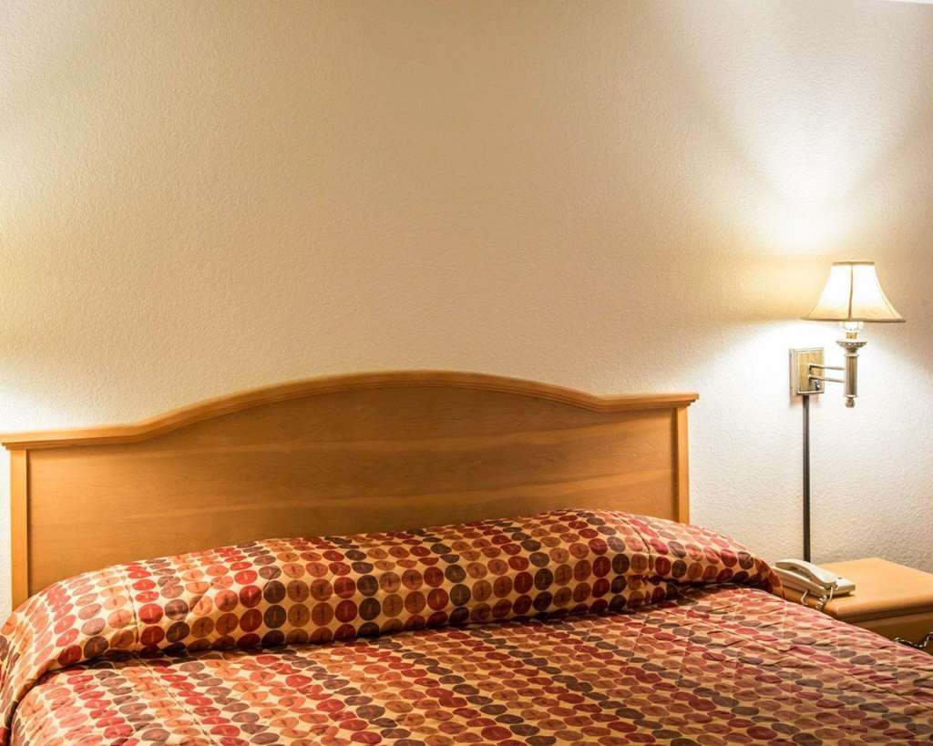 Rodeway Inn & Suites Near Outlet Mall - Άσβιλ Δωμάτιο φωτογραφία